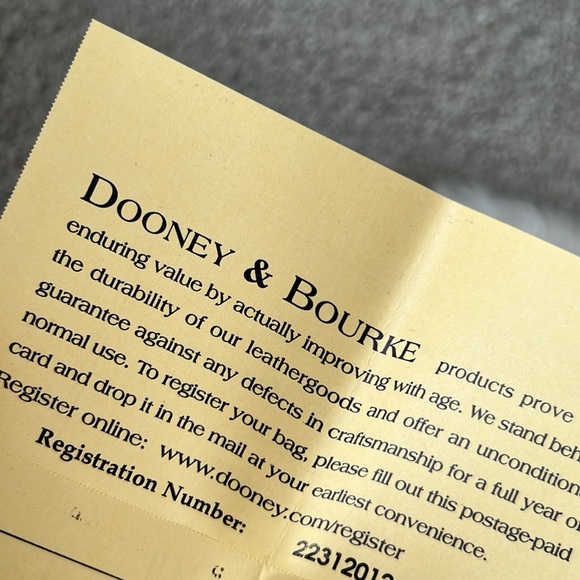 Dooney & Bourke popsicle bag. - Picture 3 of 11